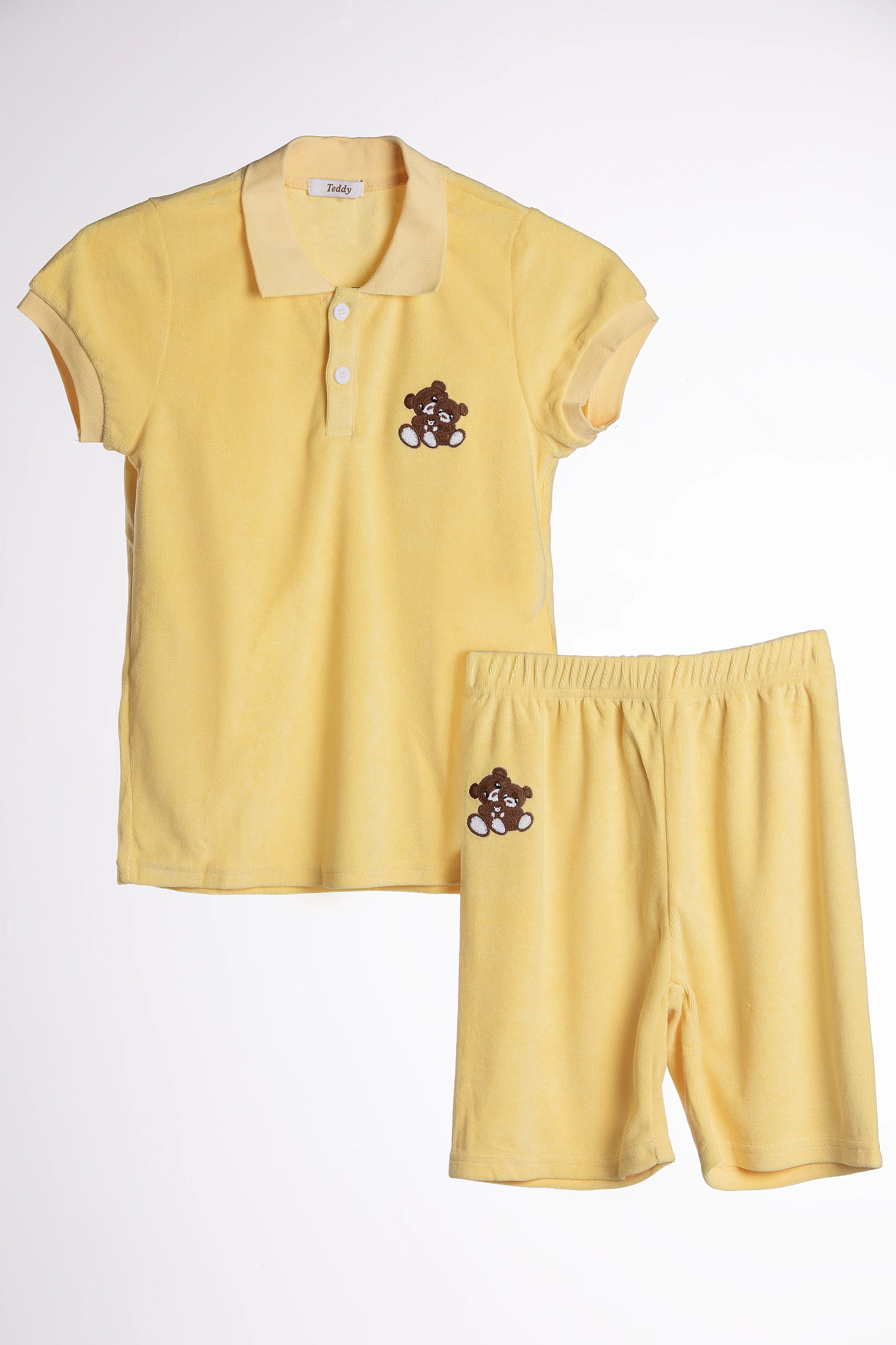 Towelling suit after swimming