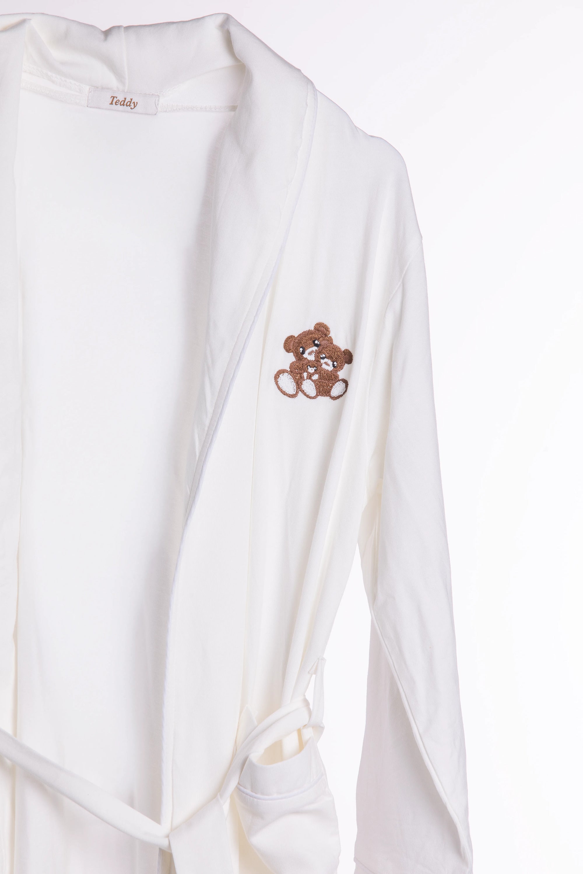 بيجامه مع روب