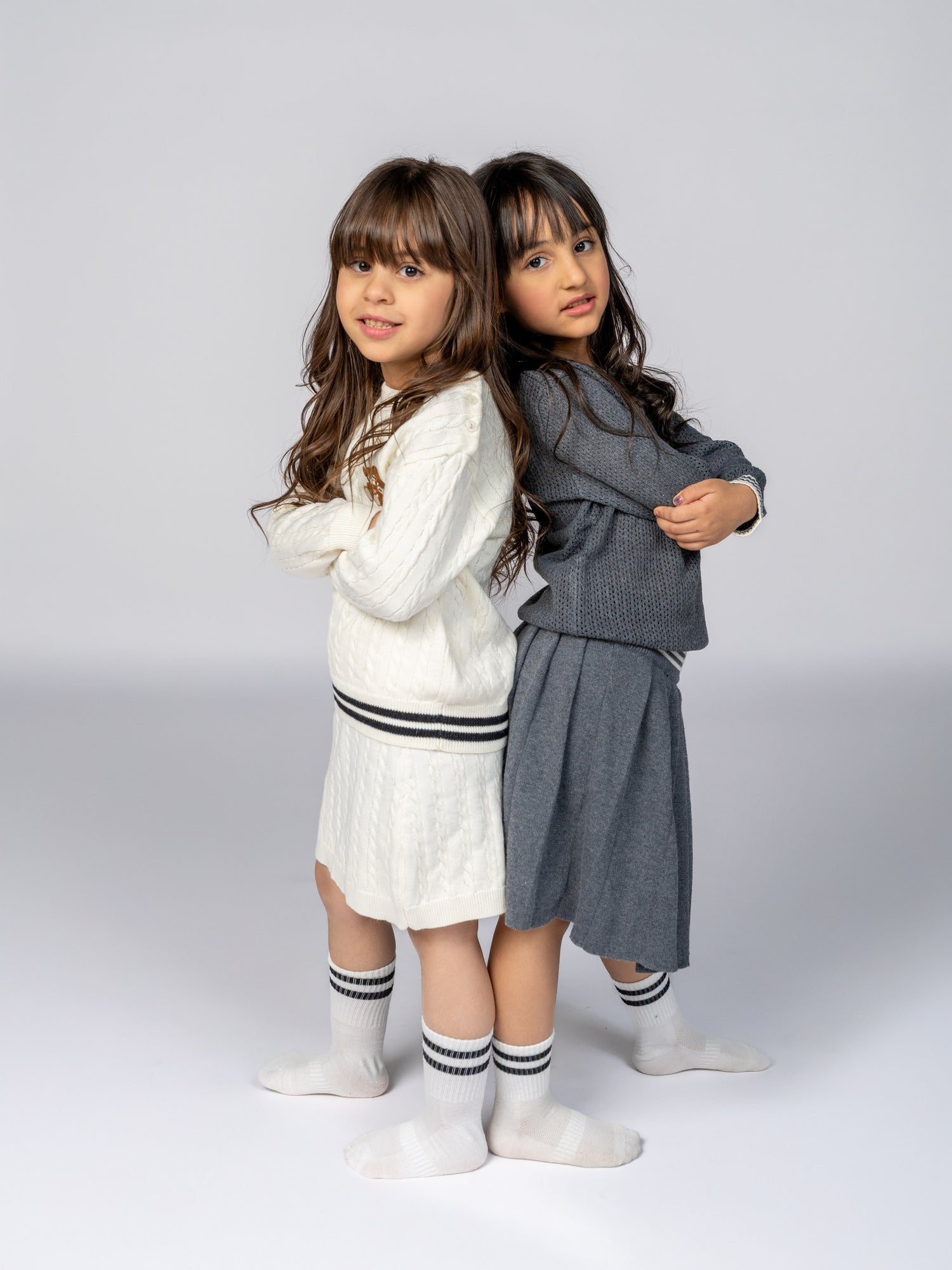 طقم رمادي بنات - صوف