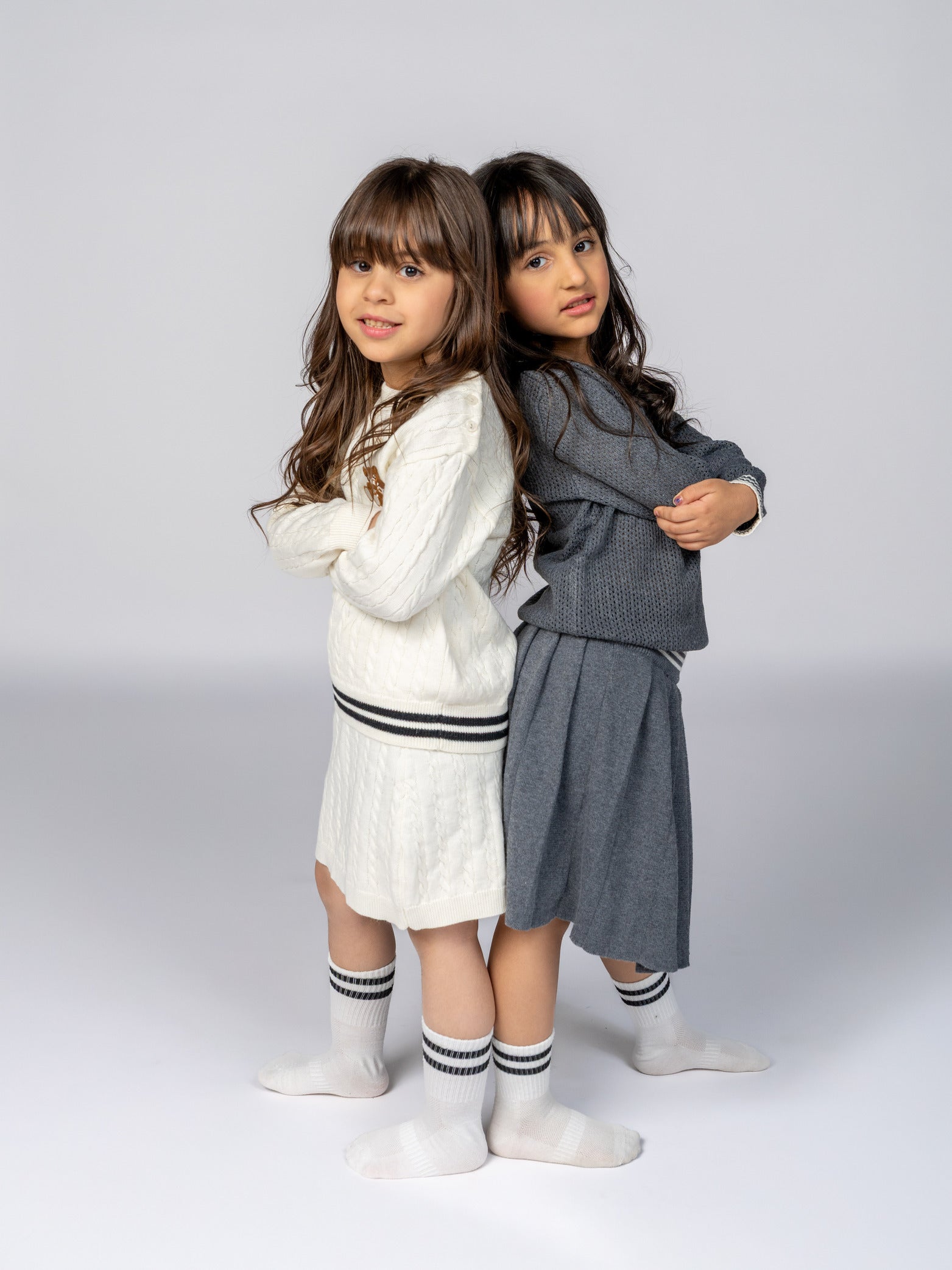 طقم رمادي بنات - صوف