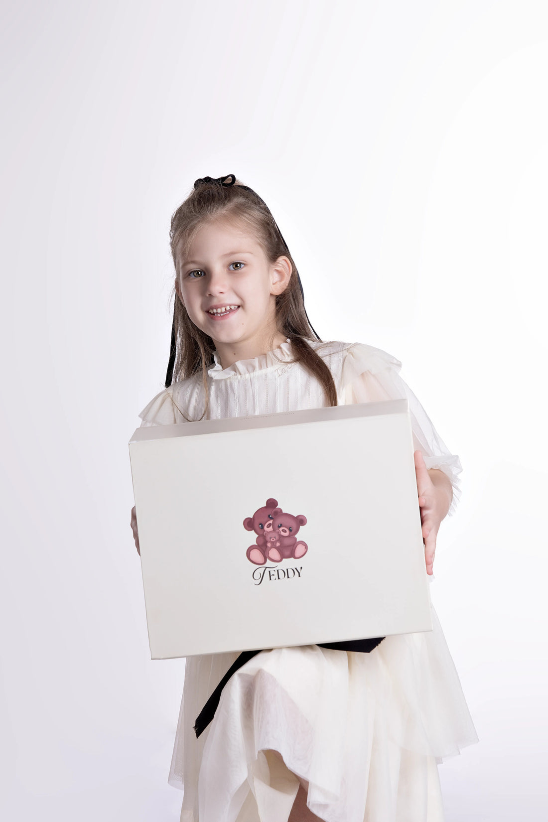 فستان اوف وايت مزيج بين التل والقطن